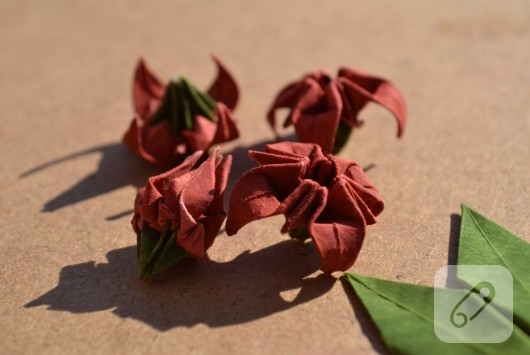 Origami çiçekler
