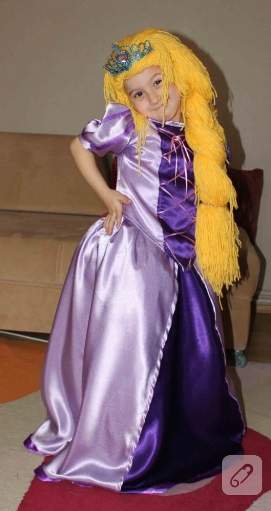 Rapunzel kostümü