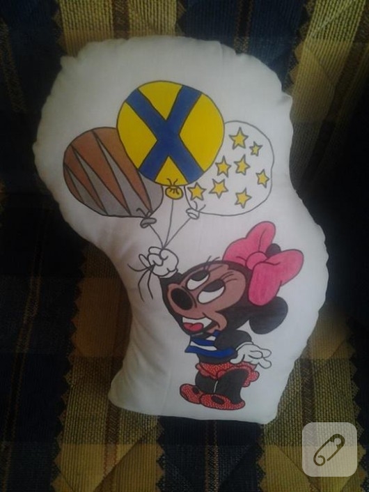 Minnie Mouse yastık