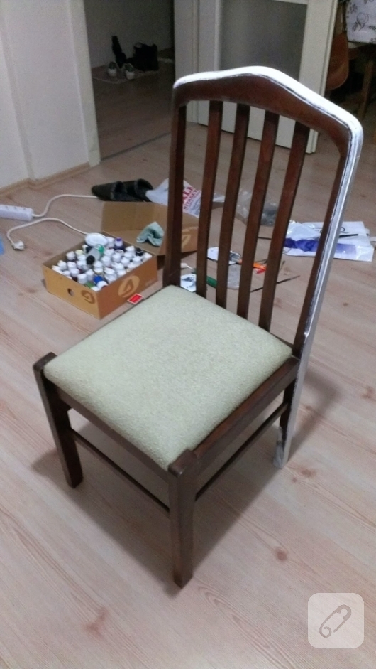 mobilya-boyama-ahsap-sandalye-yenileme