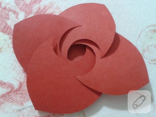kartondan-origami-gul-yapimi-11