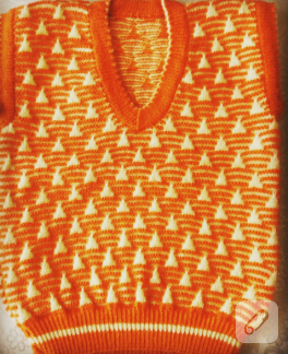 turuncu-beyaz-ucgen-desenli-orgu-bebek-suveteri