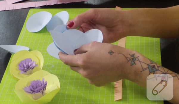 Video: Kağıt nilüfer çiçeği yapımı